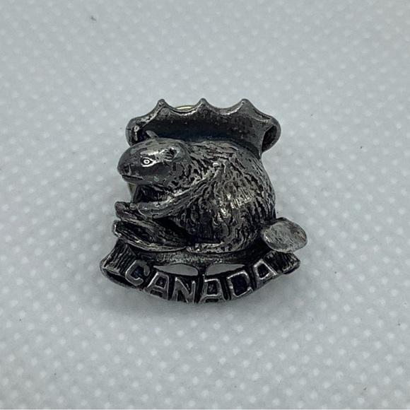 Oxidized Silver Tone Canada Beaver Lapel Pin Made in Canada with Clutch Back - Picture 2 of 5